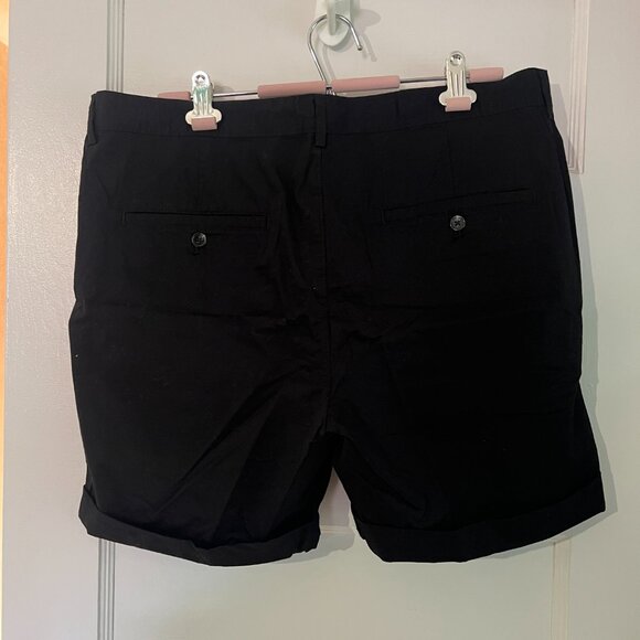 H&M Black Flat Front Men's Shorts - Picture 4 of 7